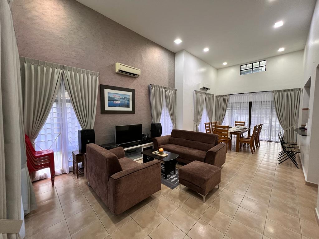 Fong Homestay private homestay with swimming pool at A'Famosa Resort, Melaka