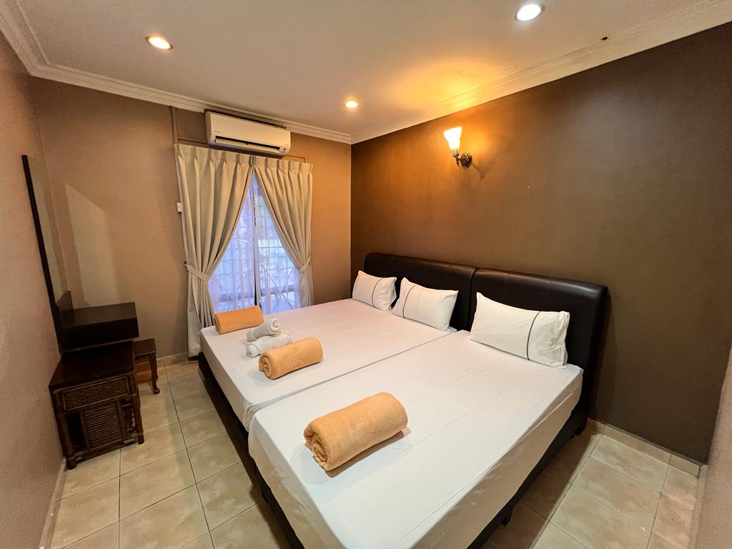 Fong Homestay private homestay with swimming pool at A'Famosa Resort, Melaka