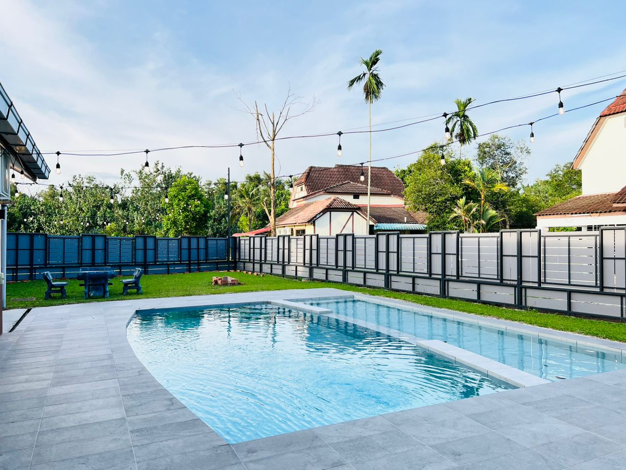 Fong Homestay private homestay with swimming pool at A'Famosa Resort, Melaka