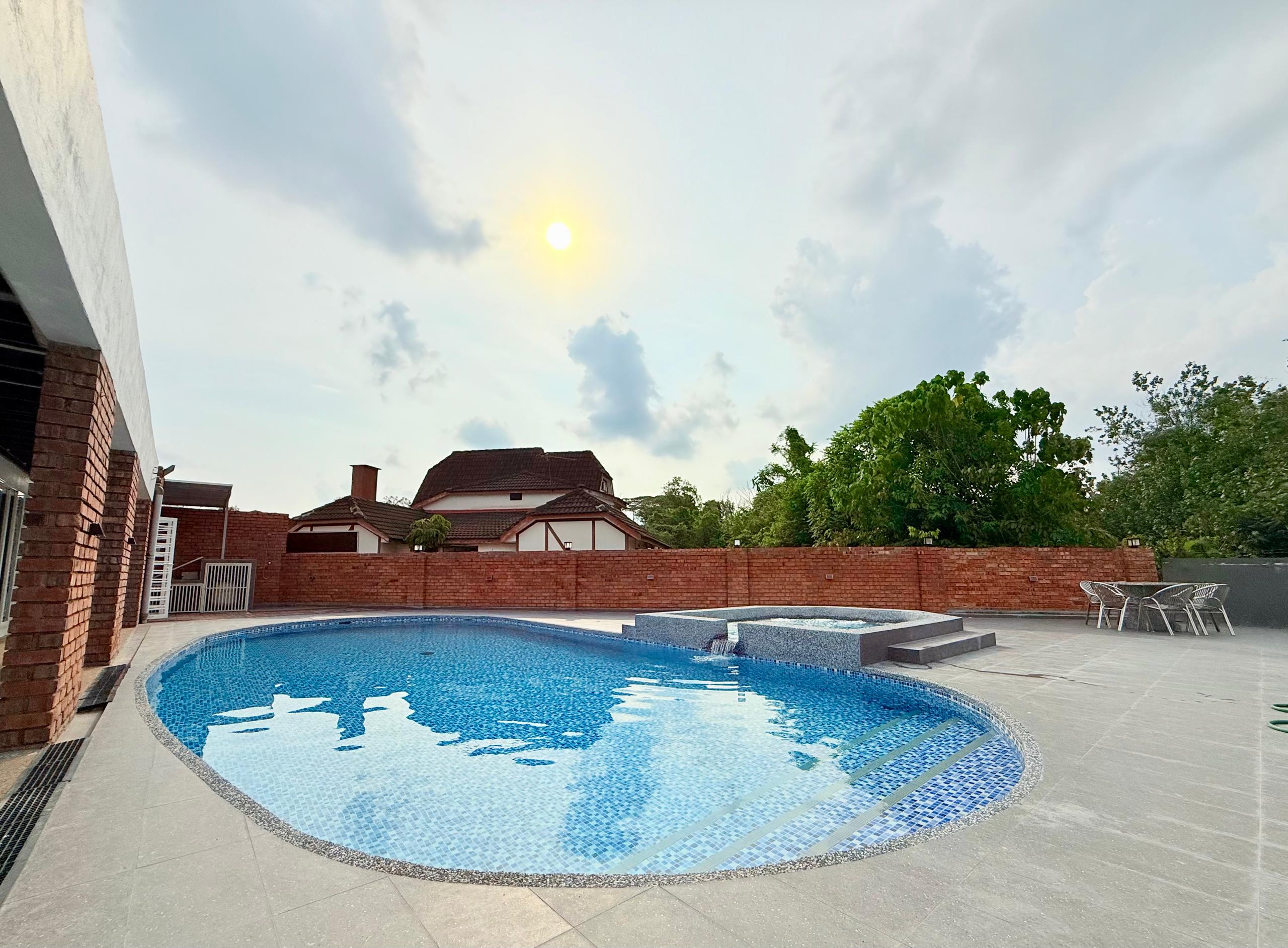 Fong Homestay private homestay with swimming pool at A'Famosa Resort, Melaka