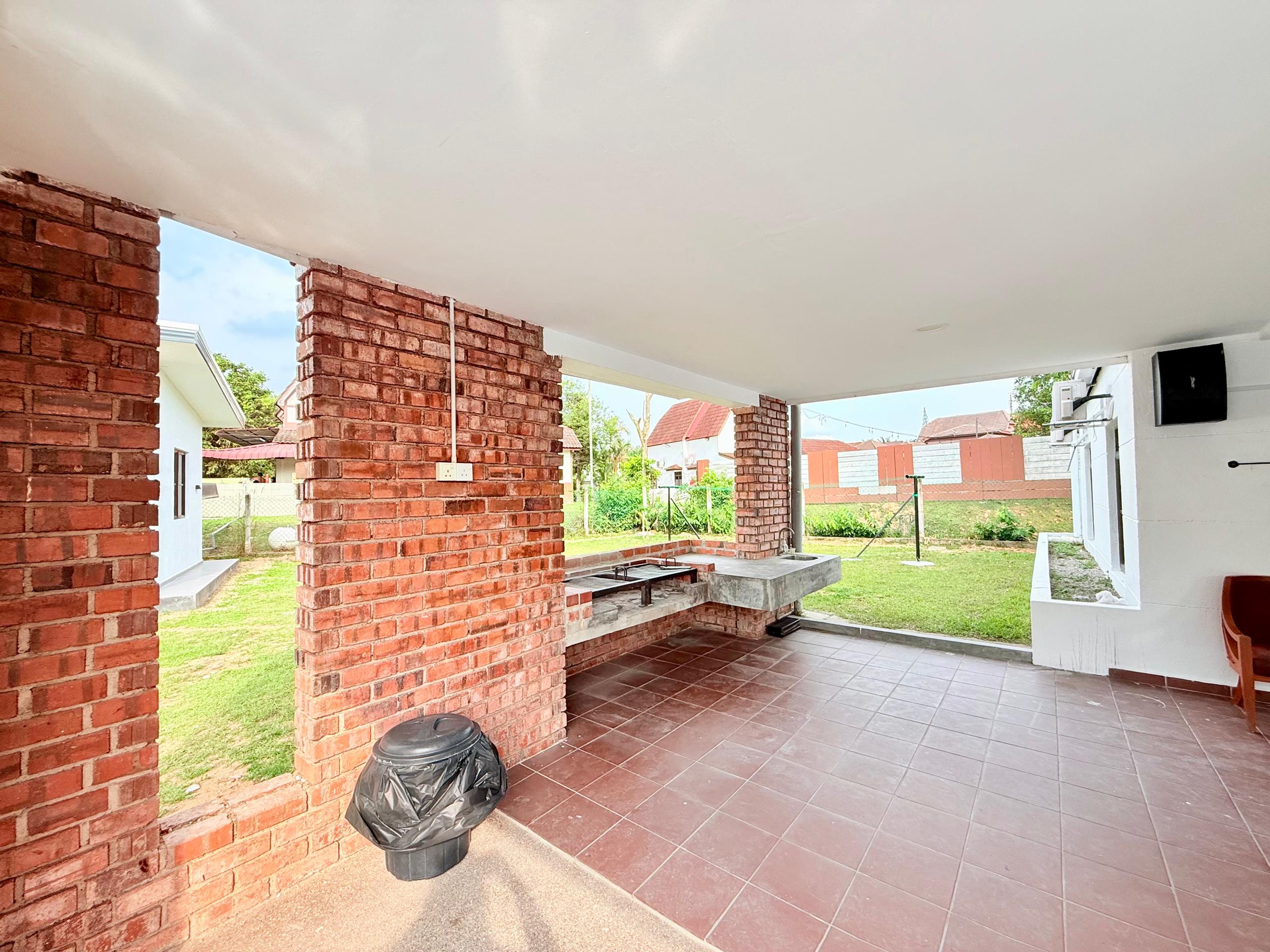 Fong Homestay private homestay with swimming pool at A'Famosa Resort, Melaka