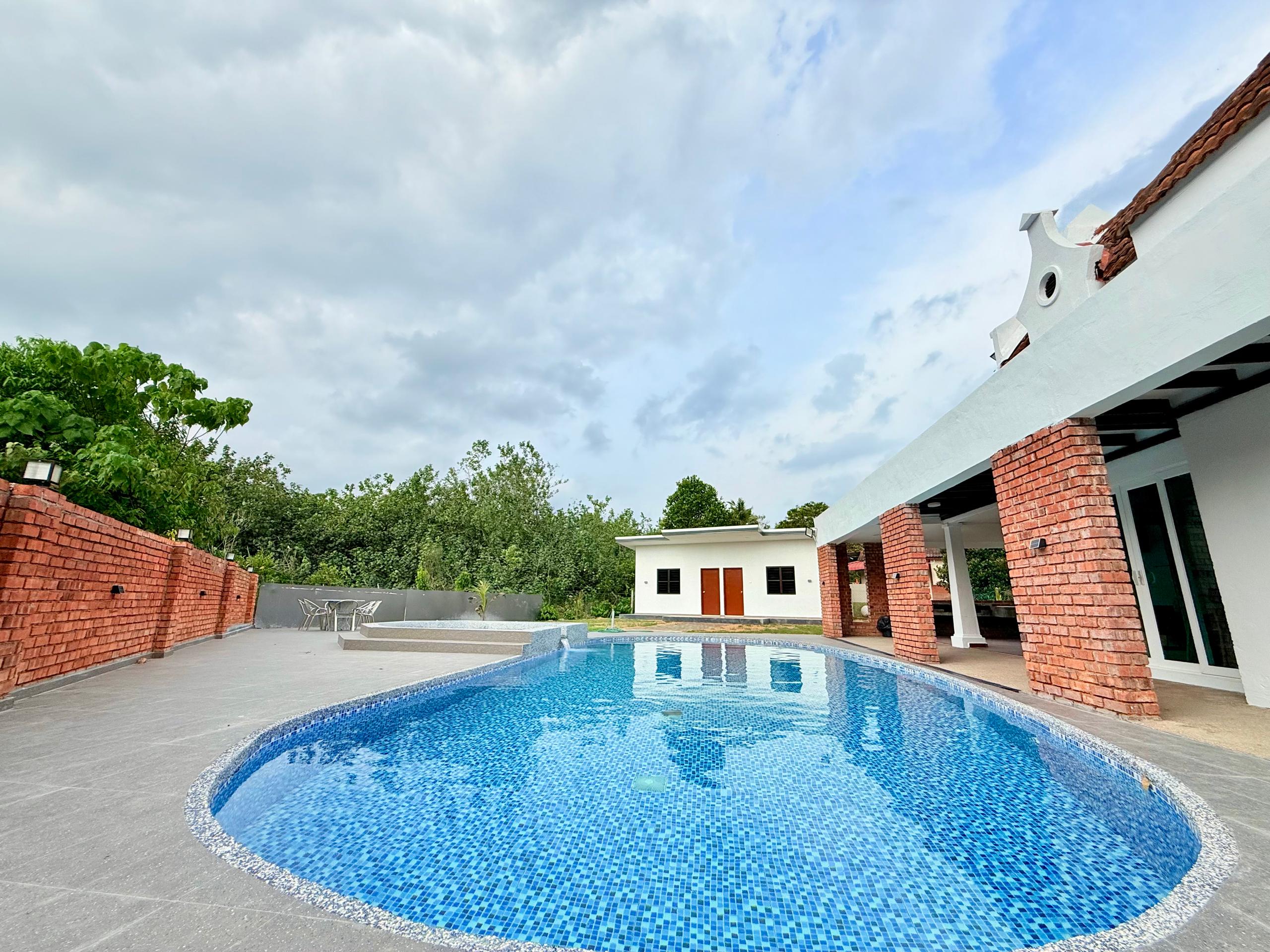 Fong Homestay private homestay with swimming pool at A'Famosa Resort, Melaka
