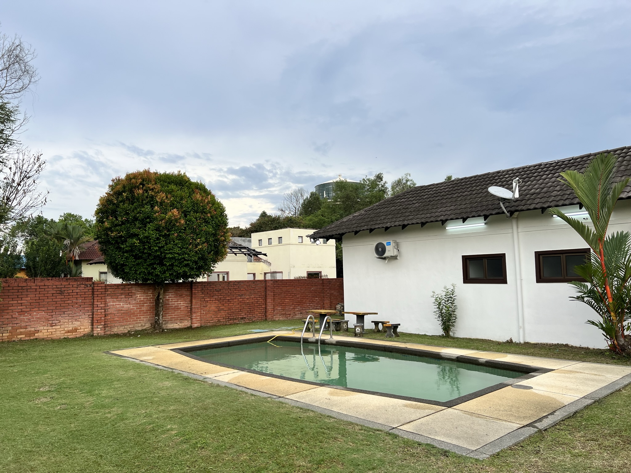 Fong Homestay private homestay with swimming pool at A'Famosa Resort, Melaka