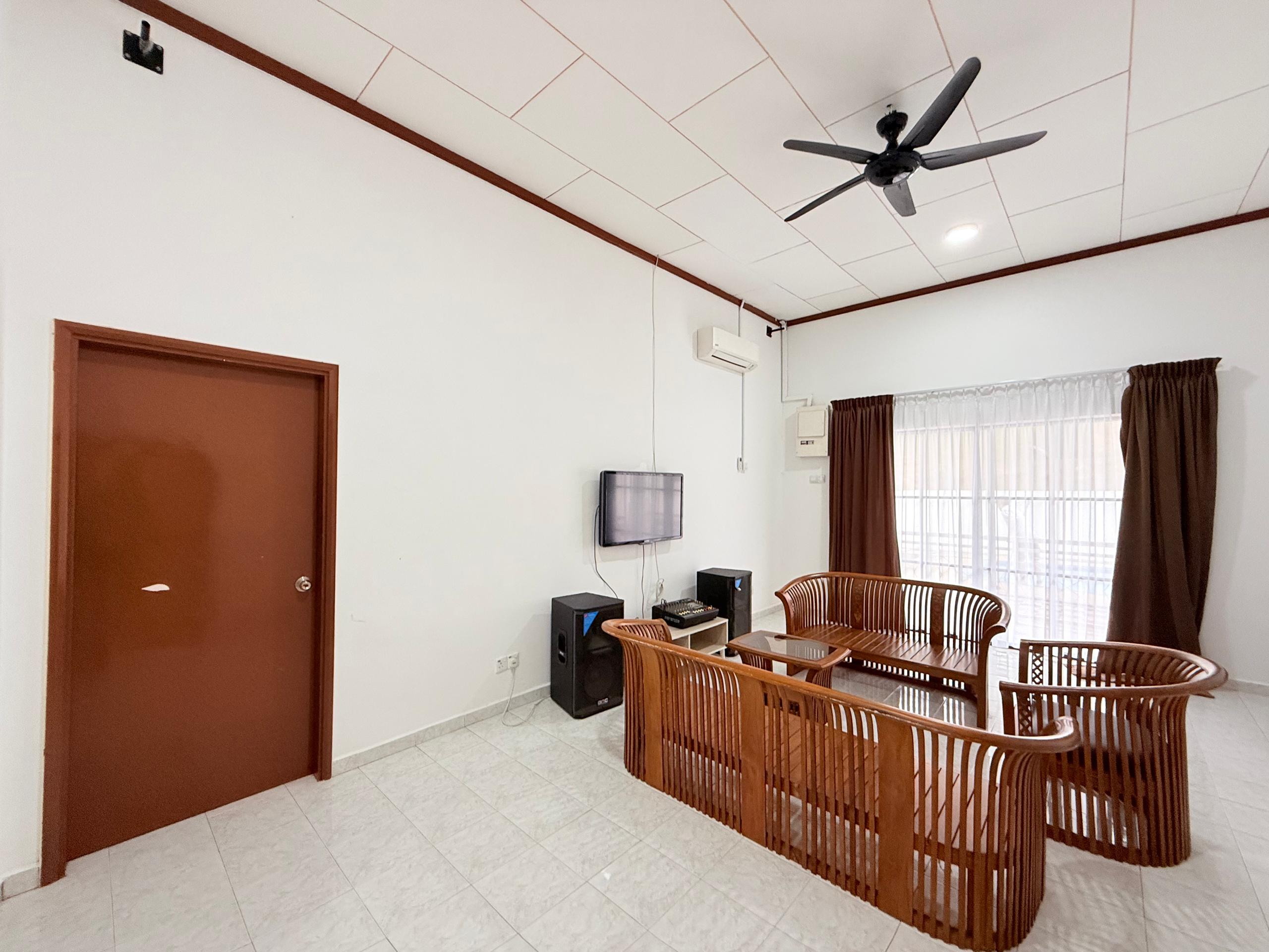 Fong Homestay private homestay with swimming pool at A'Famosa Resort, Melaka