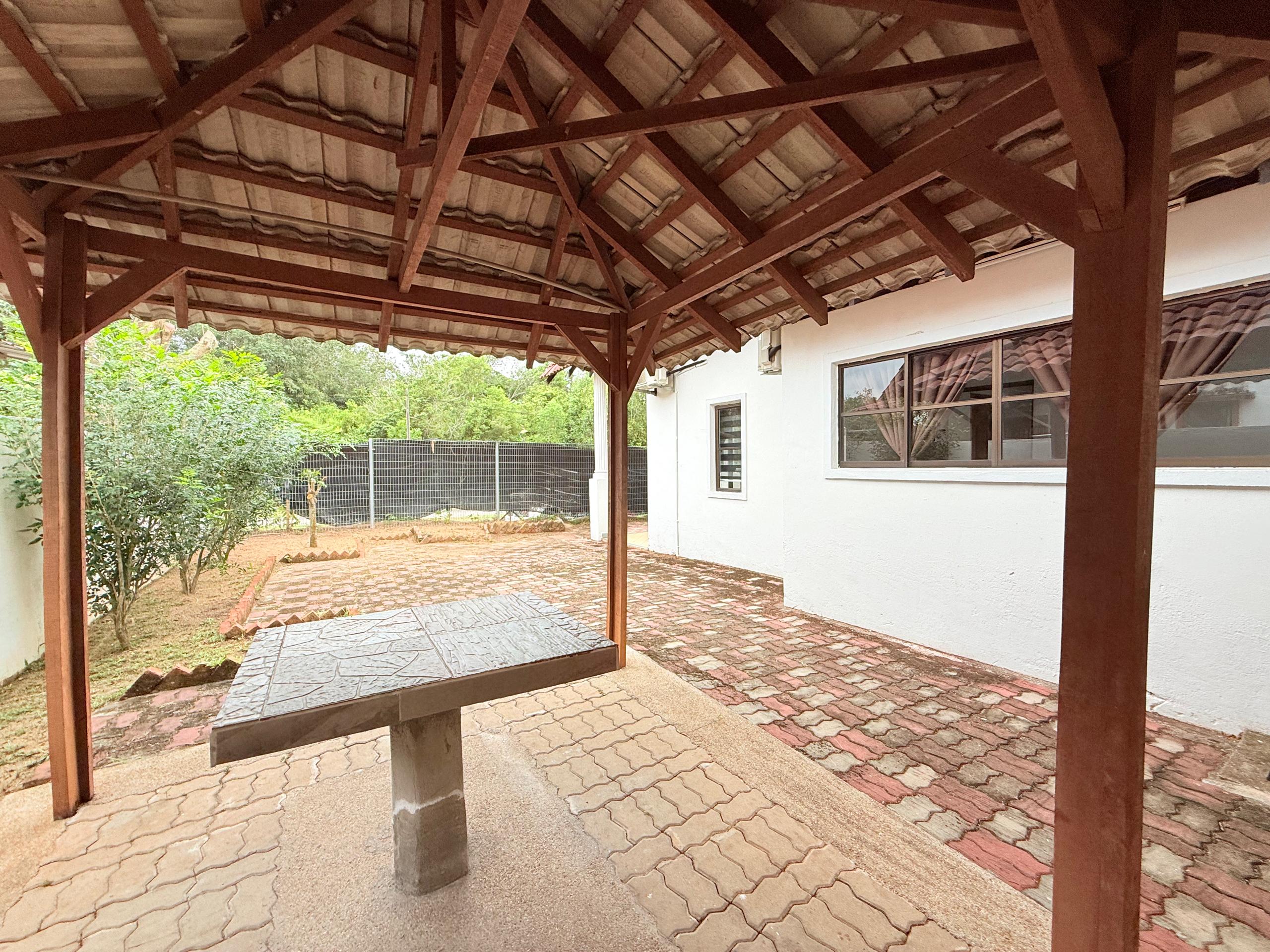 Fong Homestay private homestay with swimming pool at A'Famosa Resort, Melaka