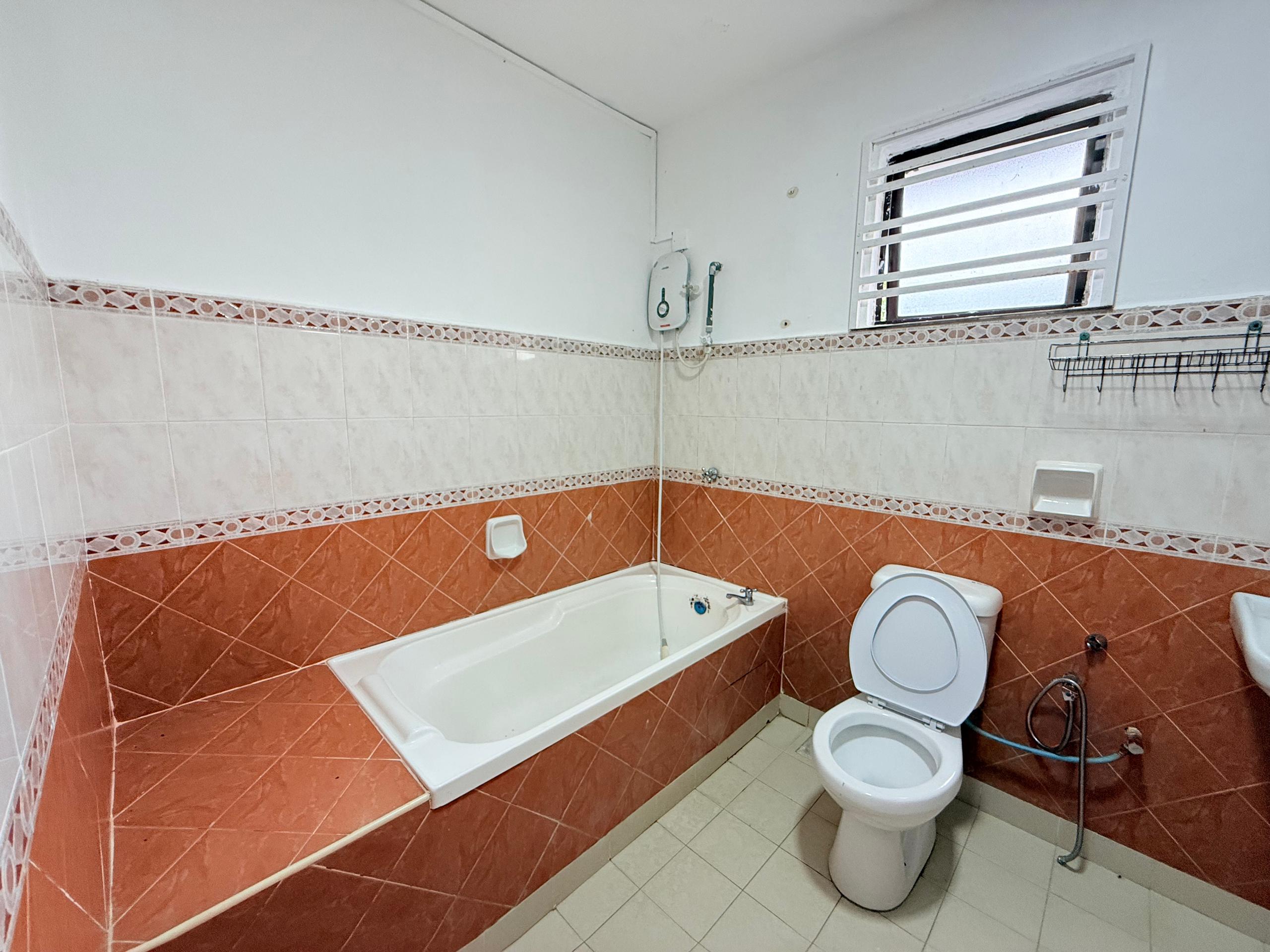 Fong Homestay private homestay with swimming pool at A'Famosa Resort, Melaka