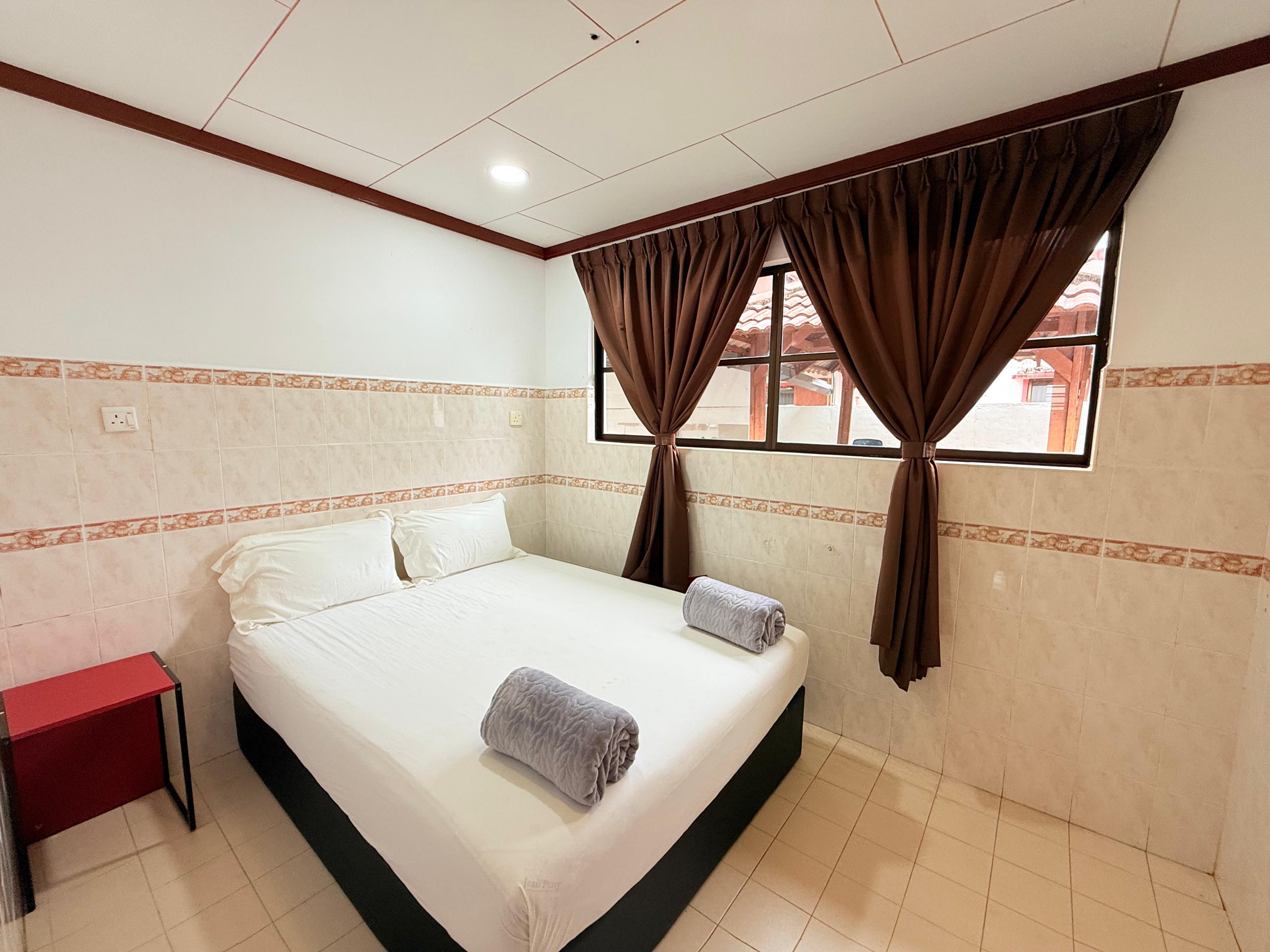 Fong Homestay private homestay with swimming pool at A'Famosa Resort, Melaka