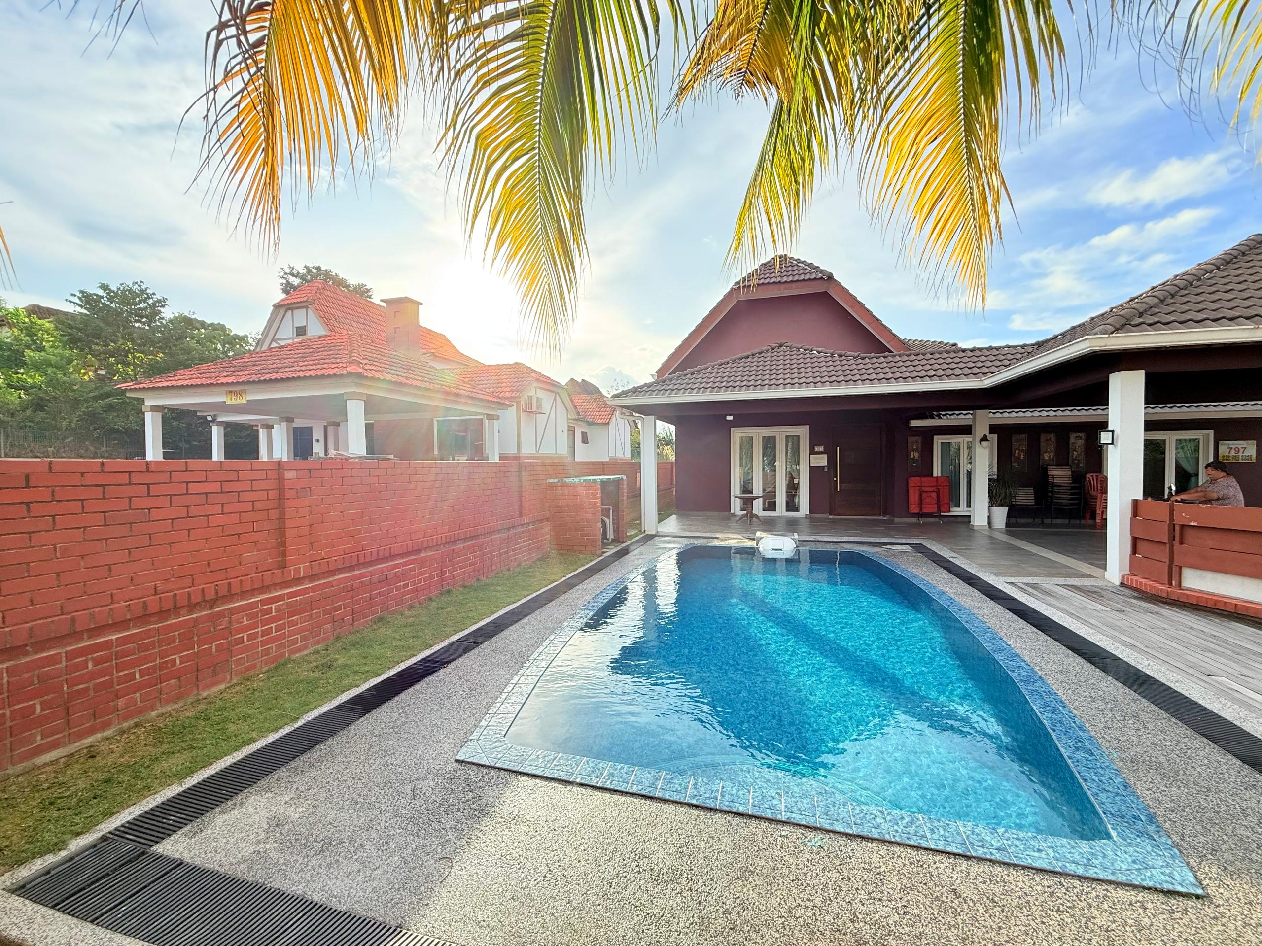 Fong Homestay private homestay with swimming pool at A'Famosa Resort, Melaka