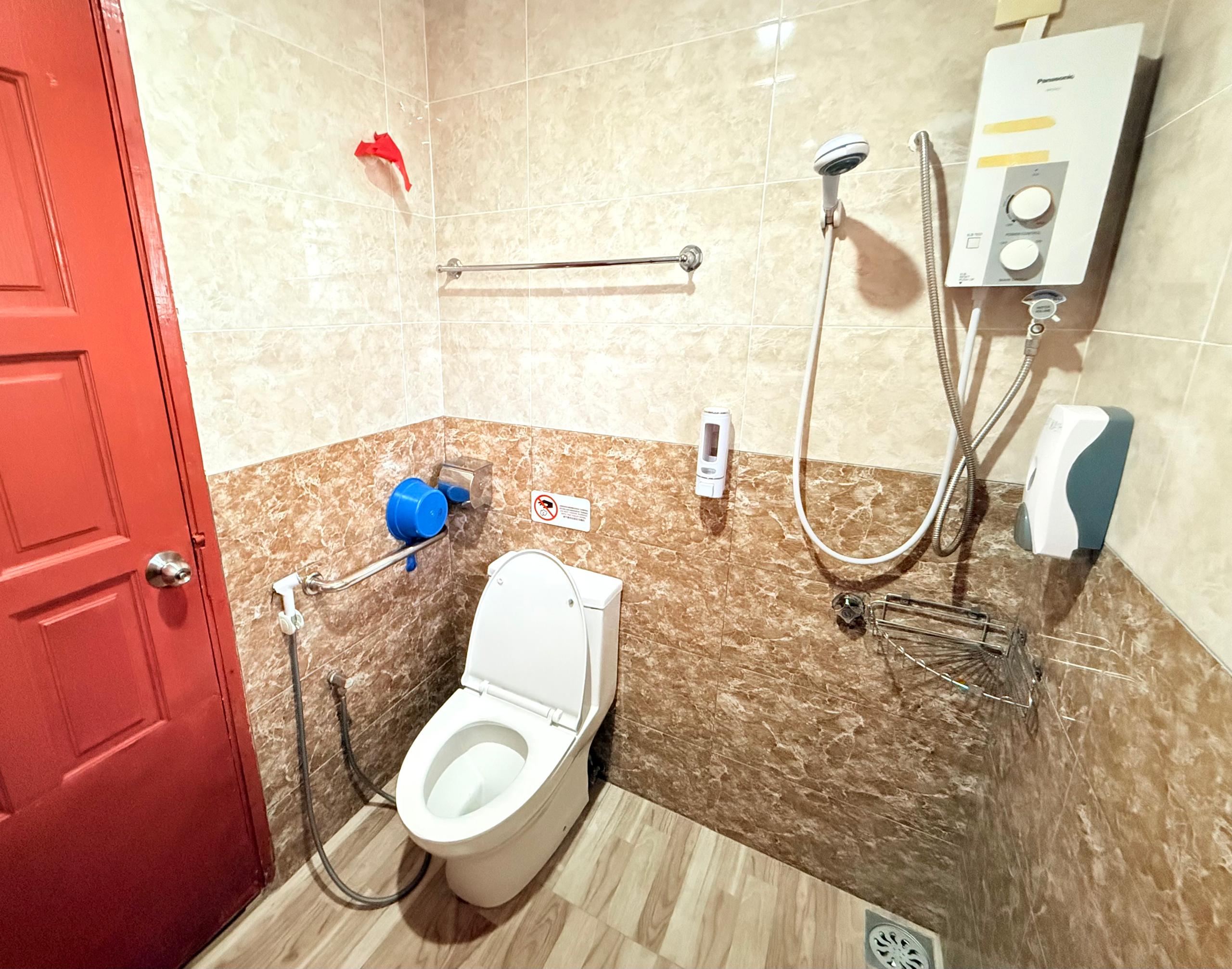 Fong Homestay private homestay with swimming pool at A'Famosa Resort, Melaka