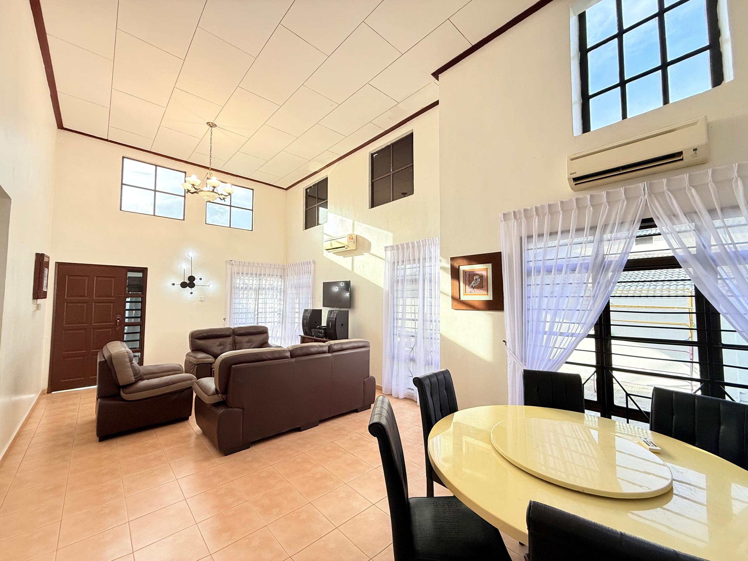 Fong Homestay private homestay with swimming pool at A'Famosa Resort, Melaka