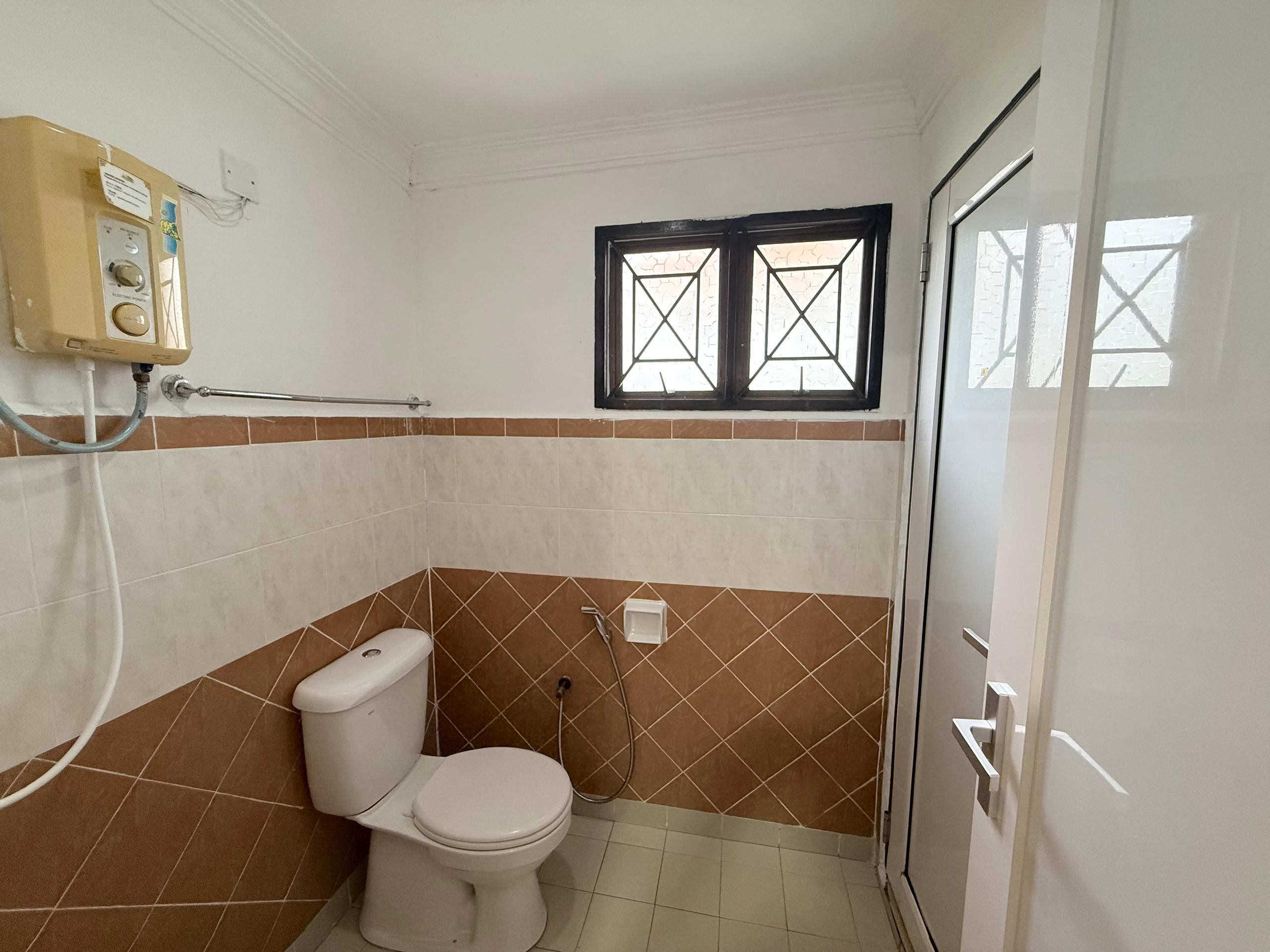 Fong Homestay private homestay with swimming pool at A'Famosa Resort, Melaka