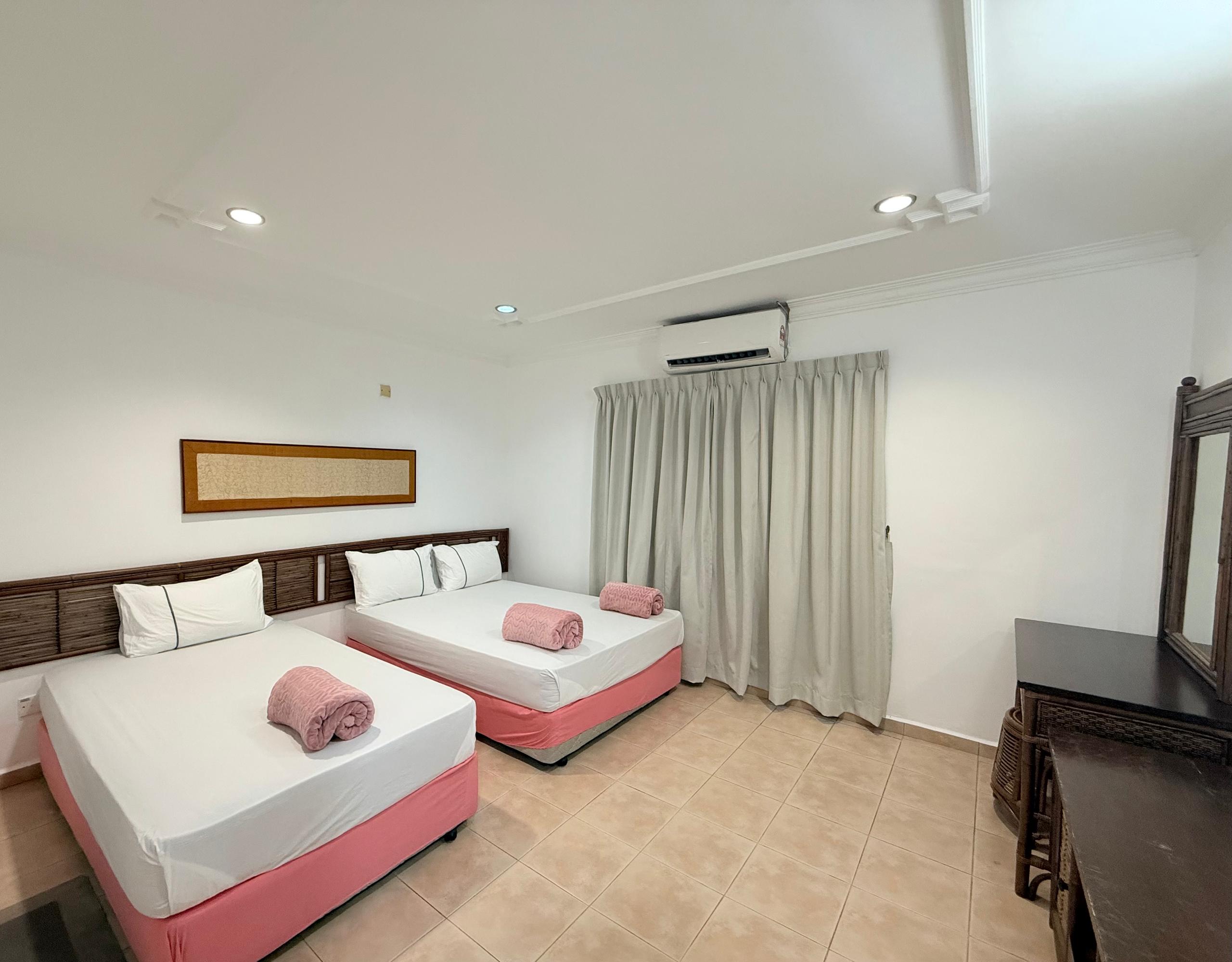 Fong Homestay private homestay with swimming pool at A'Famosa Resort, Melaka