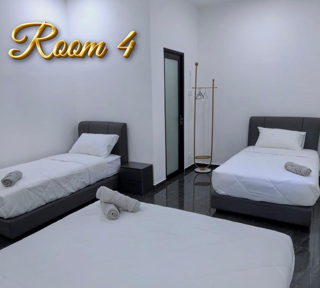 Fong Homestay private homestay with swimming pool at A'Famosa Resort, Melaka