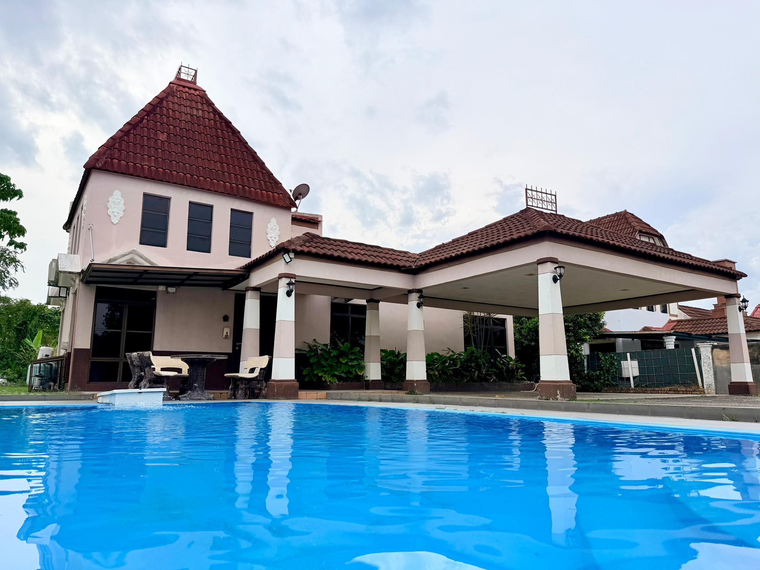 AFamosa Resort, Villa Private pool Homestay