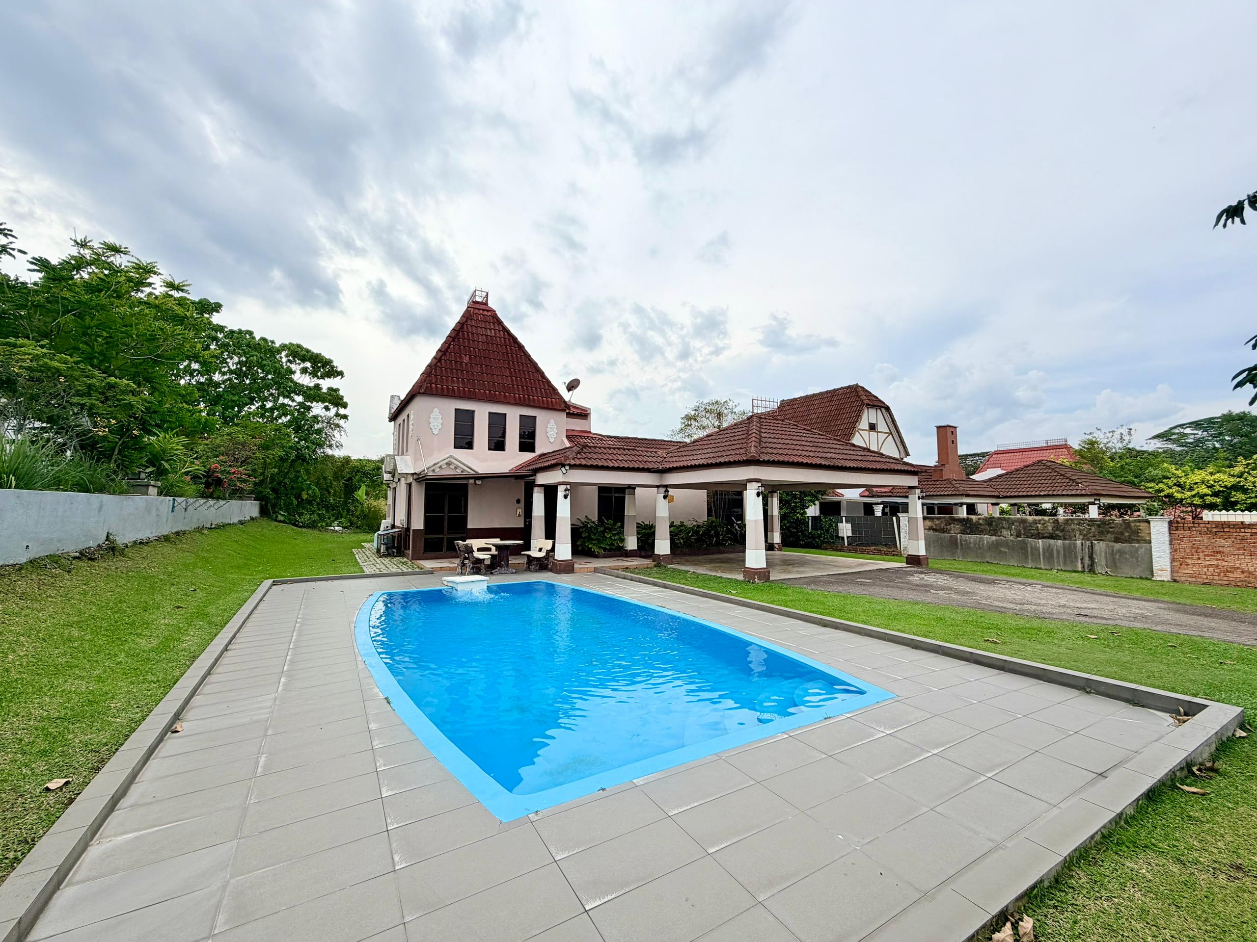 AFamosa Resort, Villa Private pool Homestay