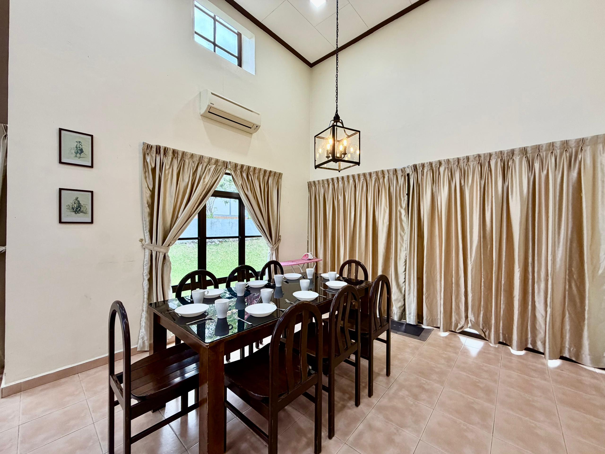 AFamosa Resort, Villa Private pool Homestay